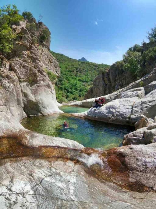 Maison Avec Exterieur Proche Saint Guilhem Le Desert 外观 照片